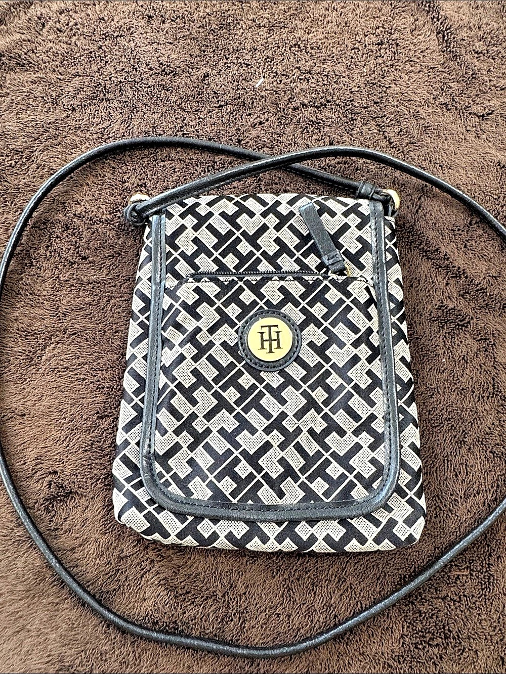 Tommy Hilfiger Geometric Crossbody Bag in Black & White
